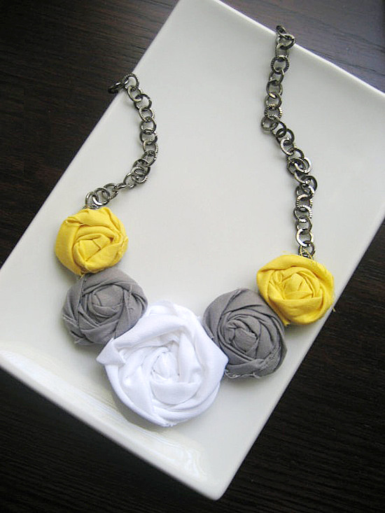 rosette-necklace